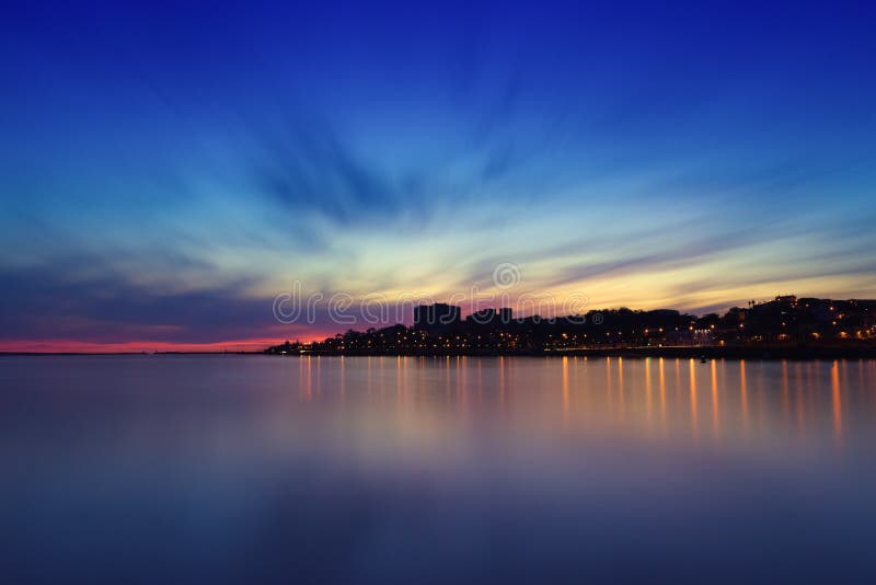 Coucher du soleil au-dessus de Porto, Portugal photos stock Coucher du soleil au-dessus de Porto, Portugal photos stock