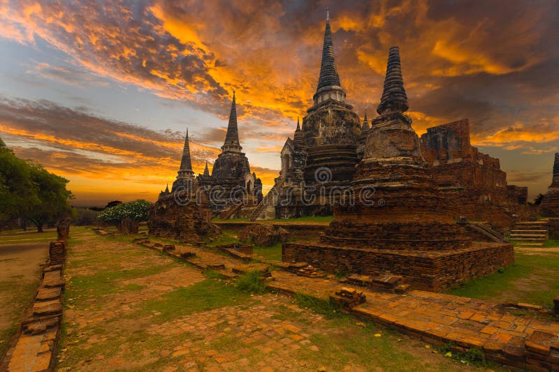 Coucher du soleil Ayutthaya de Wat Phra Si Sanphet Temple