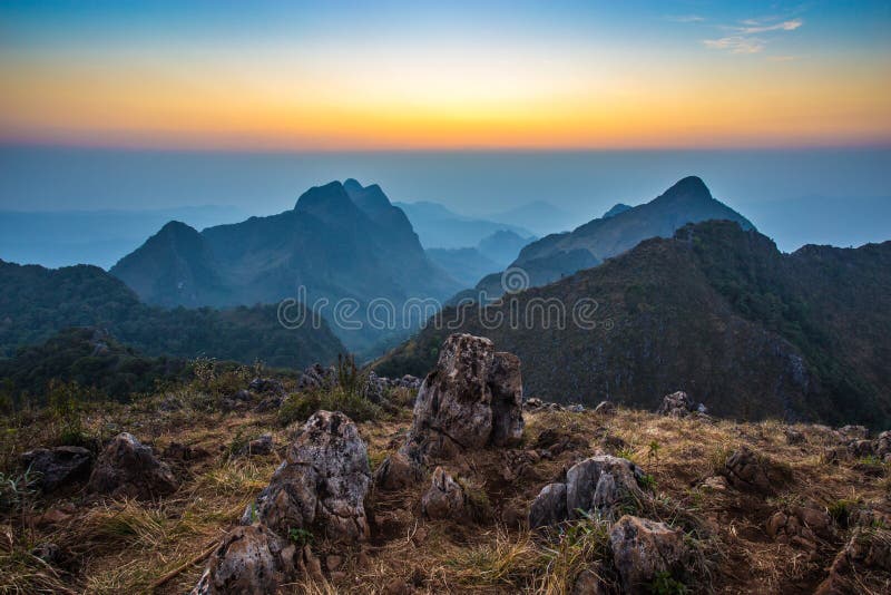 Coucher du soleil chez Doi Luang Chiang Dao, Chiang Mai photo libre de droits Coucher du soleil chez Doi Luang Chiang Dao, Chiang Mai photo libre de droits