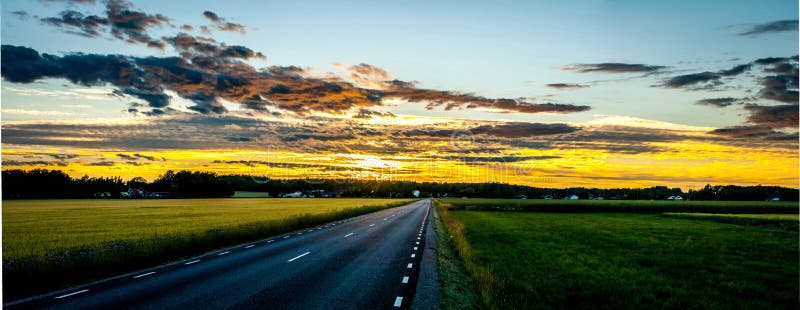 Coucher Du Soleil Dété En Suède Moyenne En Juin Photo Stock