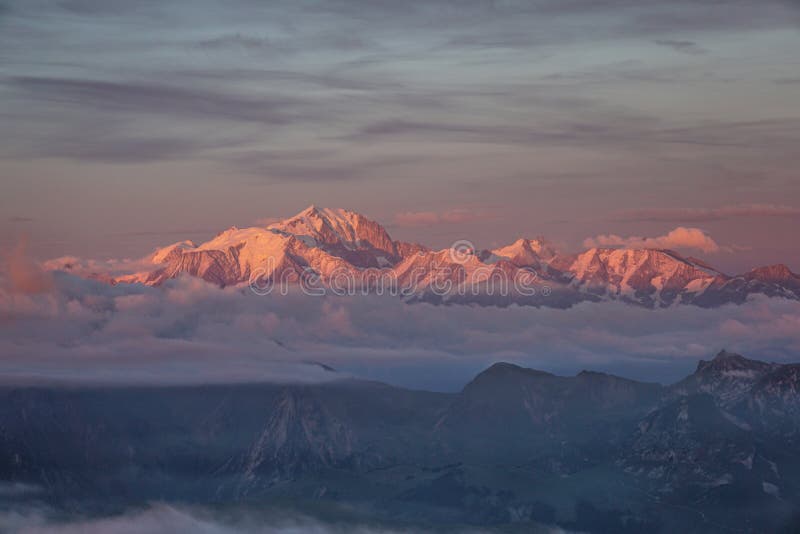 Mont Blanc Au Coucher Du Soleil Image Stock Image Du