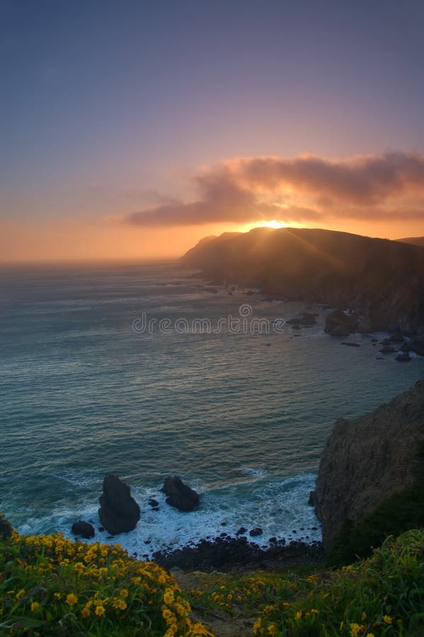 Coucher du soleil de Reyes de point image libre de droits Coucher du soleil de Reyes de point image libre de droits