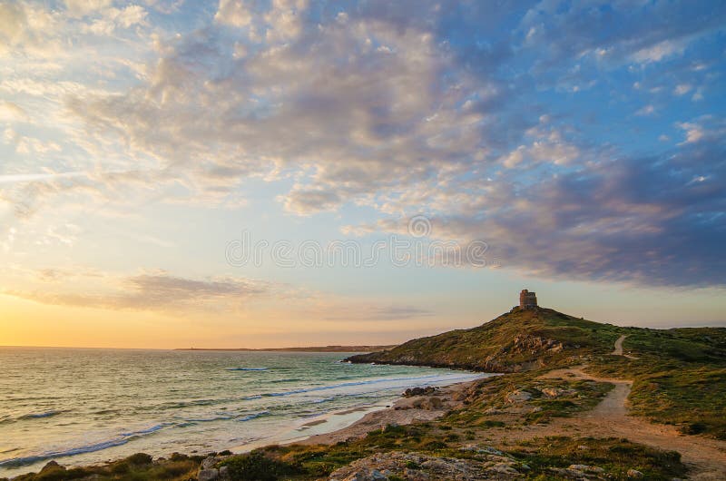 Coucher du soleil en San Giovanni di Sinis, Sardaigne, Italie image stock Coucher du soleil en San Giovanni di Sinis, Sardaigne, Italie image stock