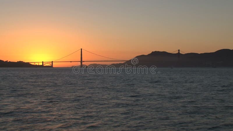 Coucher du soleil la temps-faute de golden gate bridge