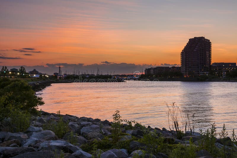 Coucher du soleil Liberty Landing Marina photos libres de droits Coucher du soleil Liberty Landing Marina photos libres de droits