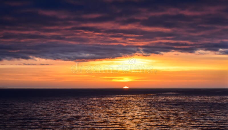Coucher du soleil orange photographie stock Coucher du soleil orange photographie stock