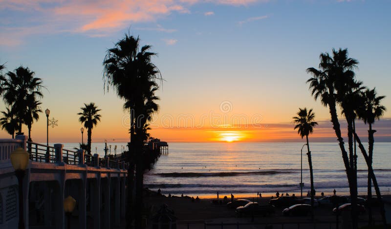 Coucher du soleil, plage d'Oceanside, la Californie