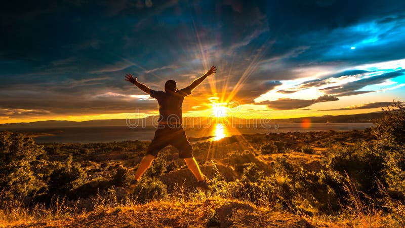 Coucher du soleil sur le sommet photographie stock libre de droits Coucher du soleil sur le sommet photographie stock libre de droits