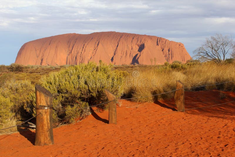 Coucher du soleil à la roche d'Uluru Ayers dans l'Australie photo libre de droits Coucher du soleil à la roche d'Uluru Ayers dans l'Australie photo libre de droits