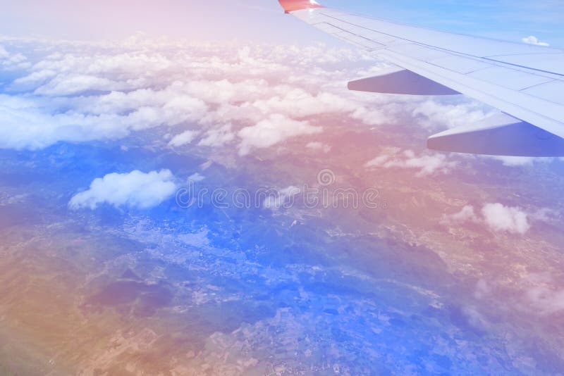Couleurs roses et bleues de ciel Fond abstrait de ciel Coups courbes pris de l'avion Bleu en pastel doux image libre de droits Couleurs roses et bleues de ciel Fond abstrait de ciel Coups courbes pris de l'avion Bleu en pastel doux image libre de droits
