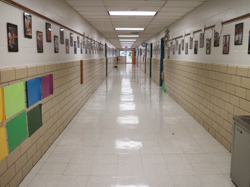 Couloir d'école primaire