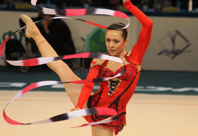 Fille De Gymnastique Rythmique 8 Ans Image stock - Image du concours,  appareil: 197653969