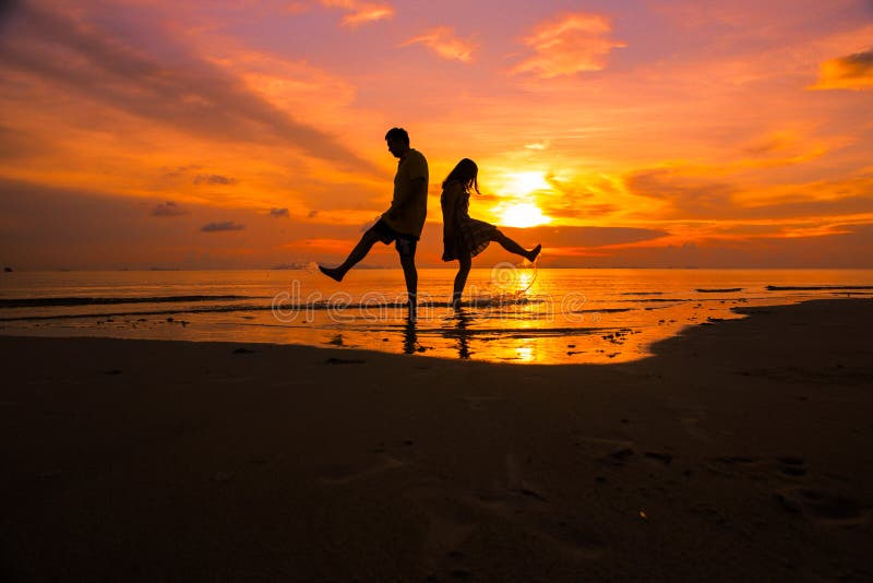Couple on the Beach at Sunset Silhouettes-Romantic Summer Stock Image - Image of beach, silhouettesromantic: 145978627 Couple On The Beach At Sunset Silhouettes-Romantic Summer Stock Image - Image Of Beach, Silhouettesromantic: 145978627