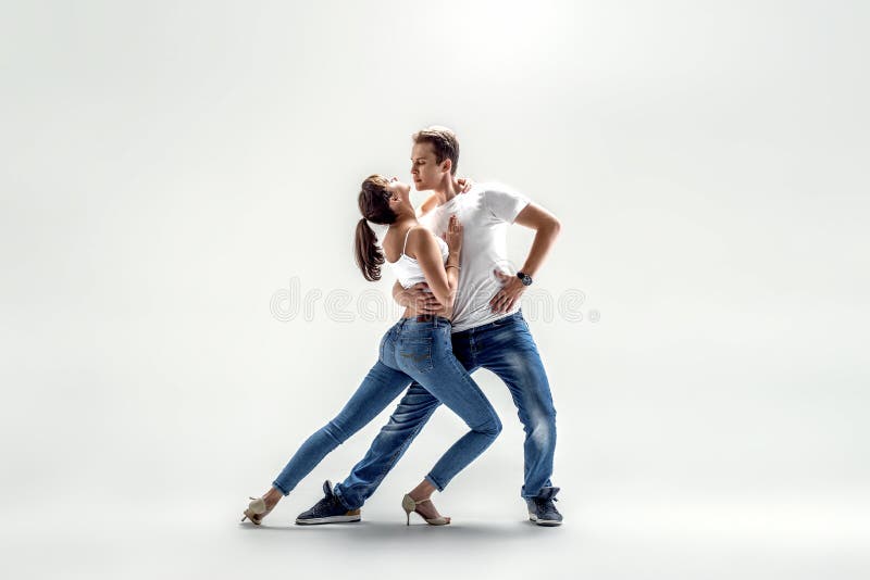 Couple dancing social danse