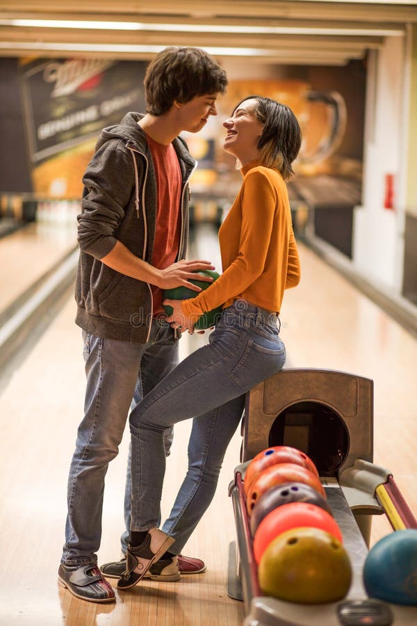 bowlers dating)