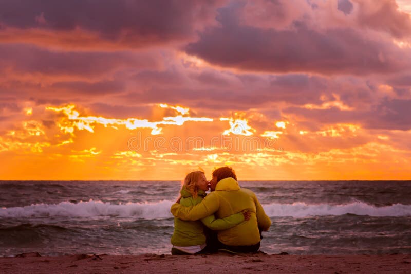https://thumbs.dreamstime.com/b/couple-man-woman-love-kissing-hugging-o-beach-seaside-beautiful-sunset-sky-scenery-people-romantic-relationship-35702341.jpg