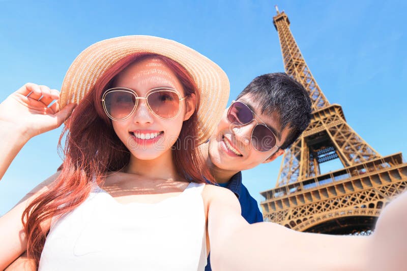 Couple travel to paris stock image. Image of french - 116392633