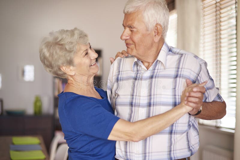 Couples supérieurs dans l'amour photos stock Couples supérieurs dans l'amour photos stock