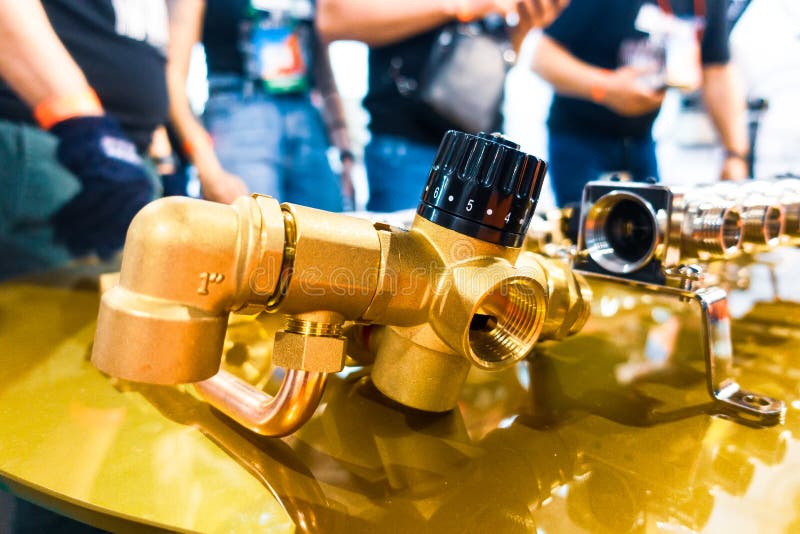 Coupling for Plastic Pipes Made of Copper with a Heat Regulator Stock