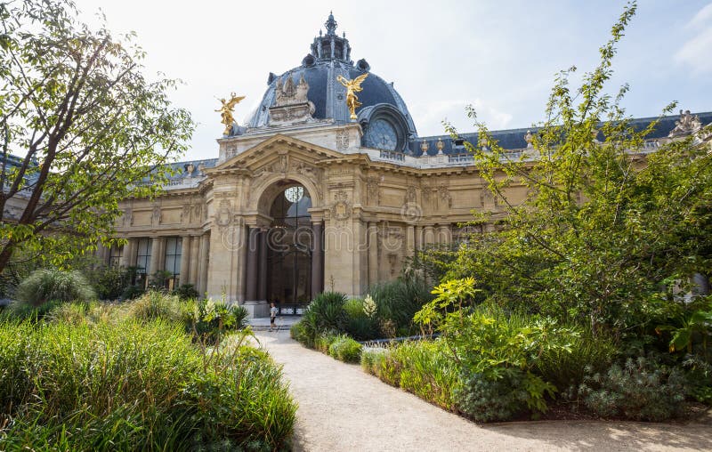 Cour de Petit Palais à Paris, France photos stock Cour de Petit Palais à Paris, France photos stock