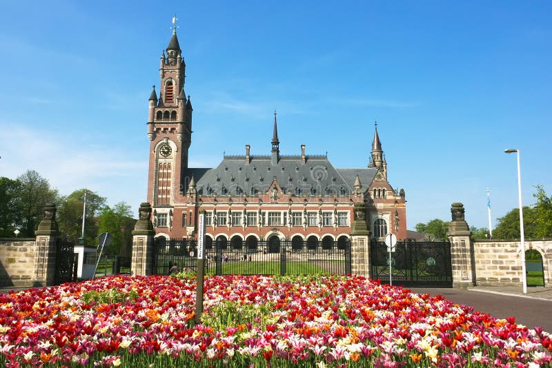 Archives des Cour de justice de la haye - Arts et Voyages