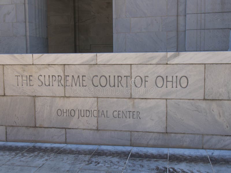Court suprême Front Entrance Sign de l'Ohio photo libre de droits Court suprême Front Entrance Sign de l'Ohio photo libre de droits