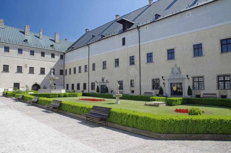 Nádvoří hradu Červený Kameň, Slovensko