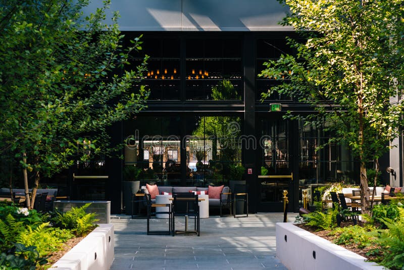 Courtyard at the Sagamore Pendry Hotel in Fells Point, Baltimore ...