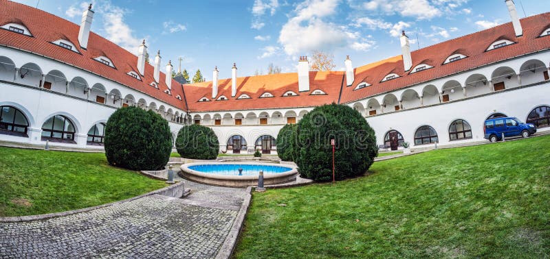 Nádvoří zámku Topolčianky, Slovensko, panoramatické fotografie