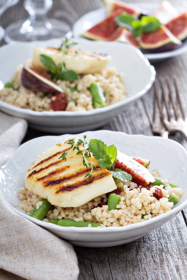 Couscous salad with green beans and cheese