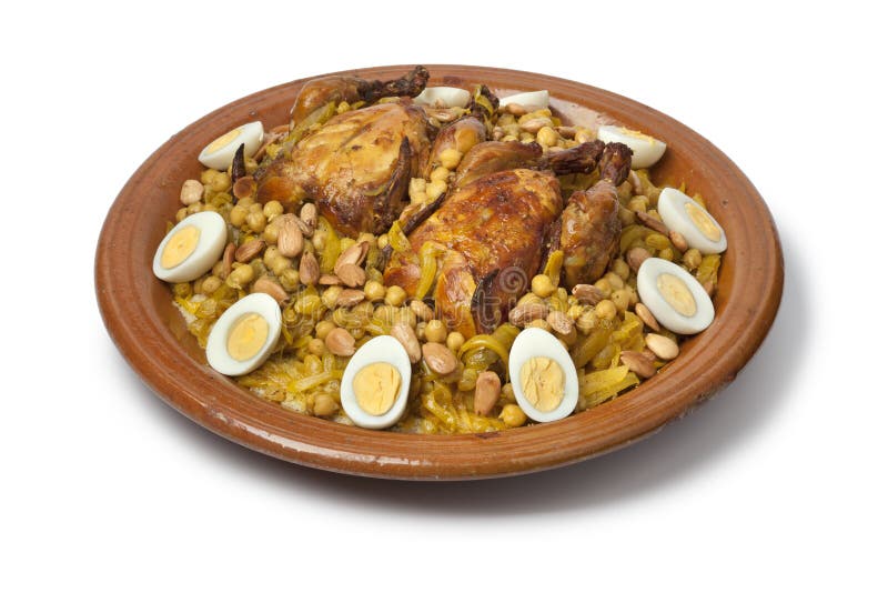 Couscous marocain avec le poulet et les oignons caramélisés photographie stock libre de droits Couscous marocain avec le poulet et les oignons caramélisés photographie stock libre de droits