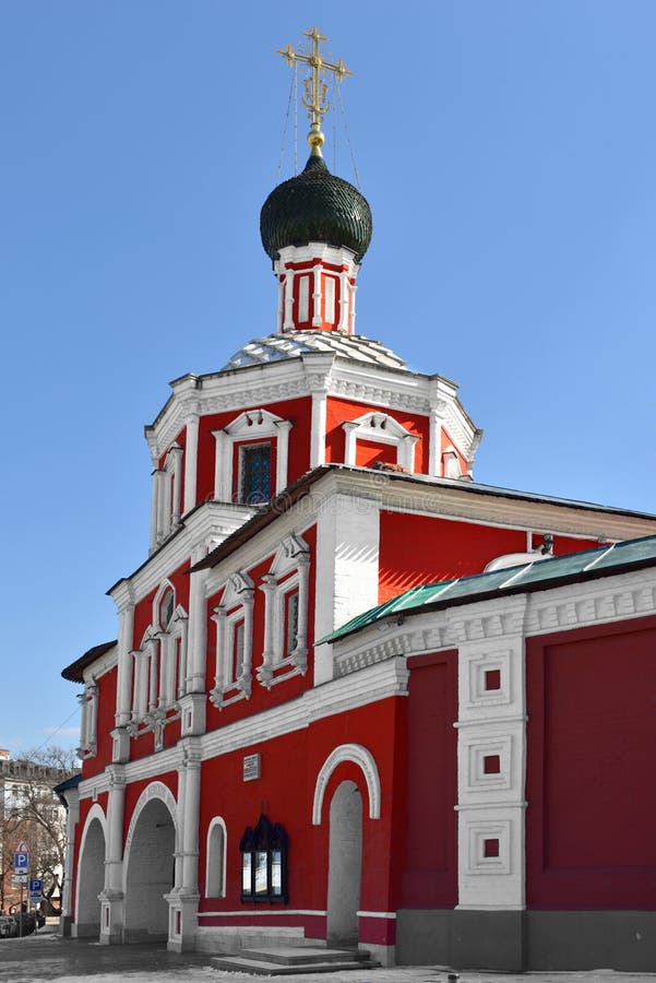 Couvent de conception ou monastère de Zachatyevsky Église baroque de barbacane de Naryshkin de 1696 moscou photographie stock Couvent de conception ou monastère de Zachatyevsky Église baroque de barbacane de Naryshkin de 1696 moscou photographie stock