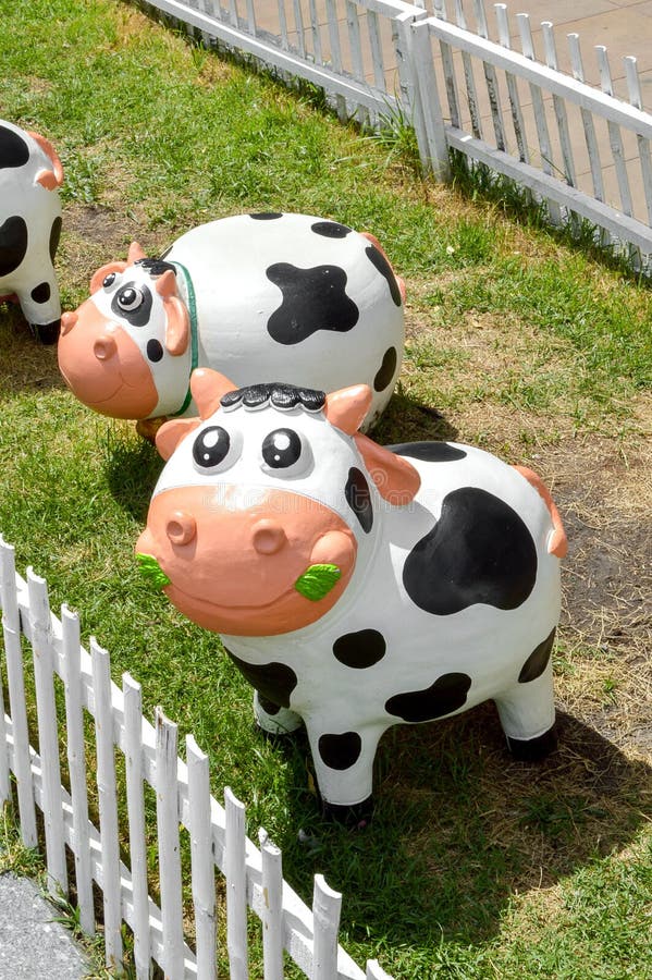 Cow statue stock image. Image of garden, statue, grass 48189347