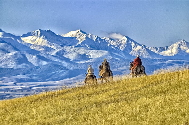 Cowboy sullo sfondo della montagna