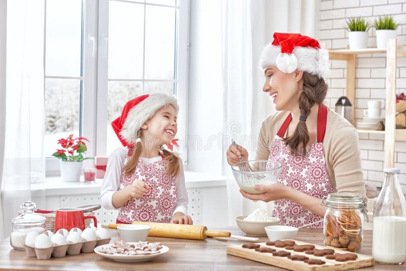 Cozinhando biscoitos do Natal imagens de stock