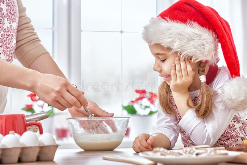 Cozinhando biscoitos do Natal foto de stock