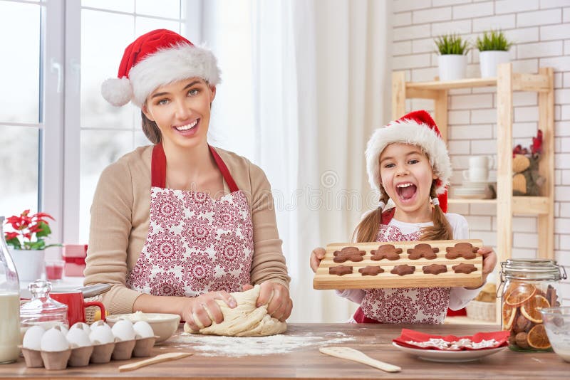 Cozinhando biscoitos do Natal fotos de stock royalty free