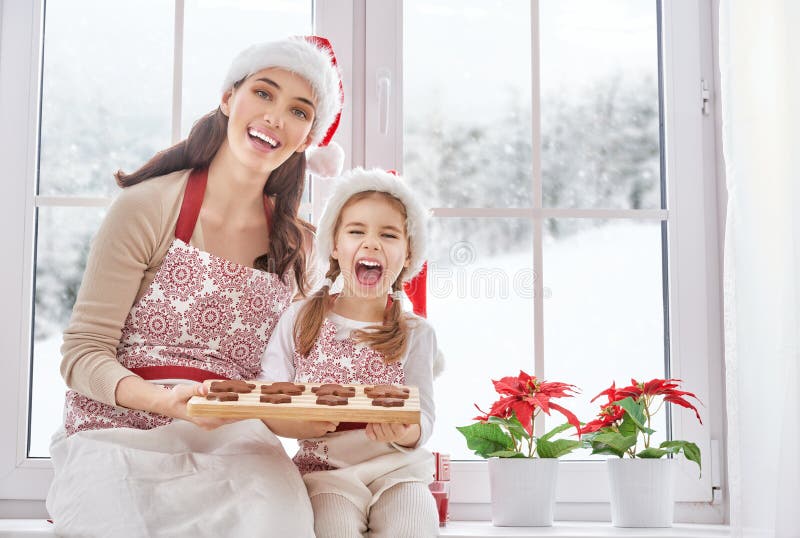 Cozinhando biscoitos do Natal fotografia de stock