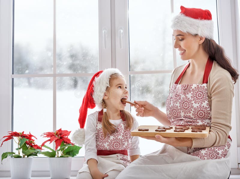 Cozinhando biscoitos do Natal fotos de stock