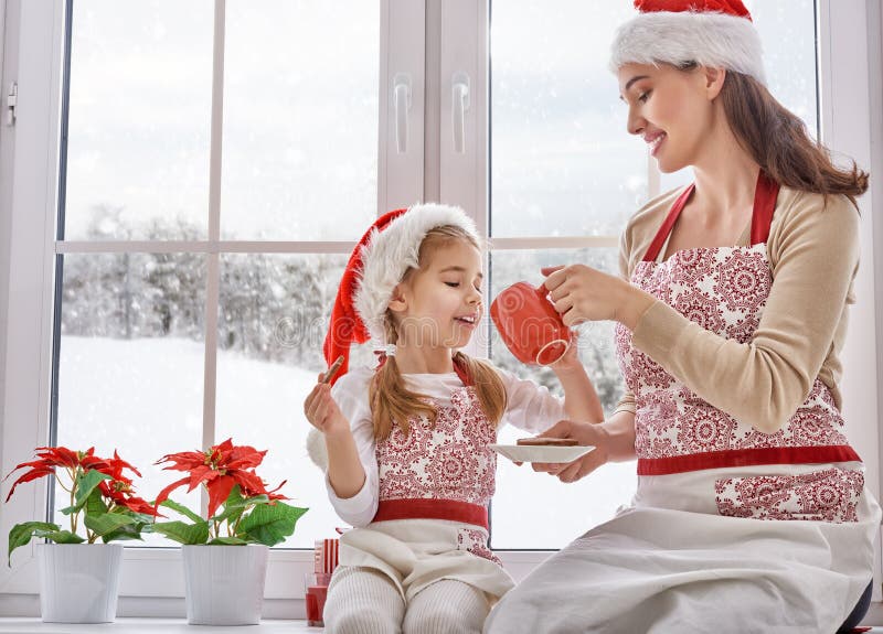 Cozinhando biscoitos do Natal imagem de stock royalty free