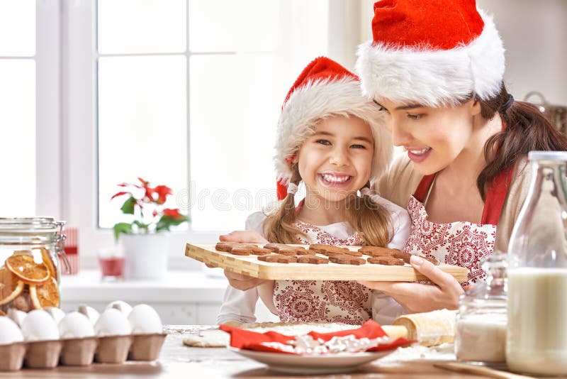Cozinhando biscoitos do Natal fotografia de stock