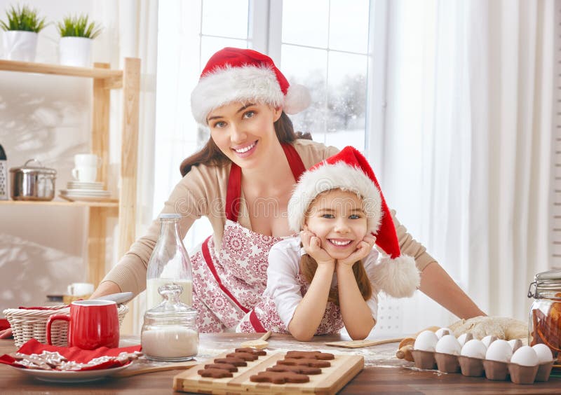 Cozinhando biscoitos do Natal imagem de stock royalty free