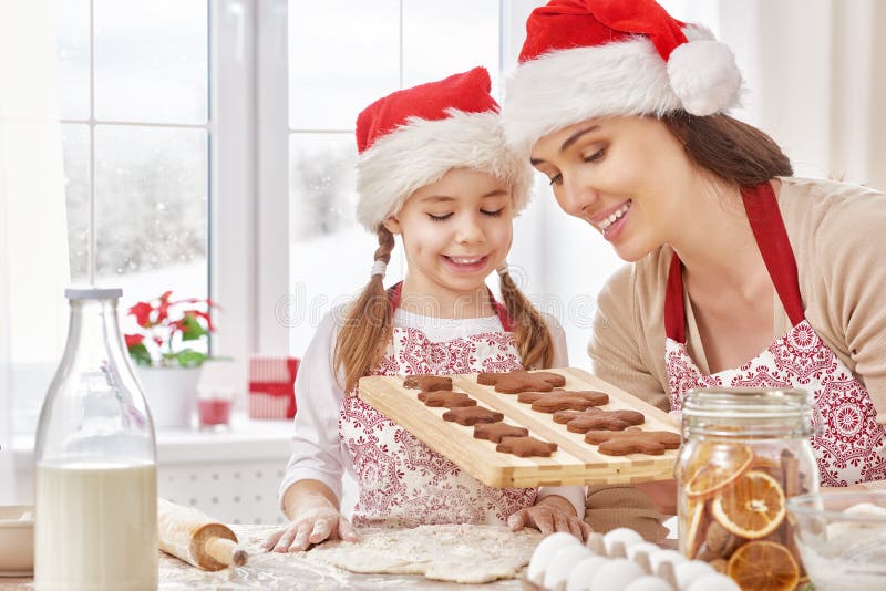 Cozinhando biscoitos do Natal foto de stock royalty free