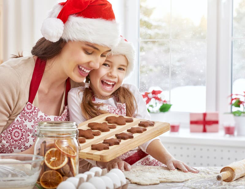 Cozinhando biscoitos do Natal fotografia de stock
