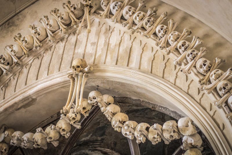 Cráneos Y Huesos Humanos En Una Iglesia En Kutna Hora Osario Checo De Sedlec: Kostnice En Sedci Imagen editorial - Imagen de muerte, capilla: 133120960 Cráneos Y Huesos Humanos En Una Iglesia En Kutna Hora Osario Checo De Sedlec: Kostnice En Sedci Imagen editorial - Imagen de muerte, capilla: 133120960