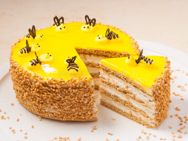 210 Abeille De Joyeux Anniversaire Photos Libres De Droits Et Gratuites De Dreamstime