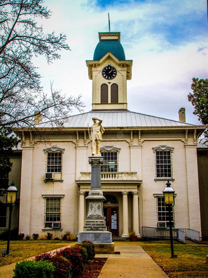 Crawford County Courthouse foto de archivo. Imagen de arbustos 84199308