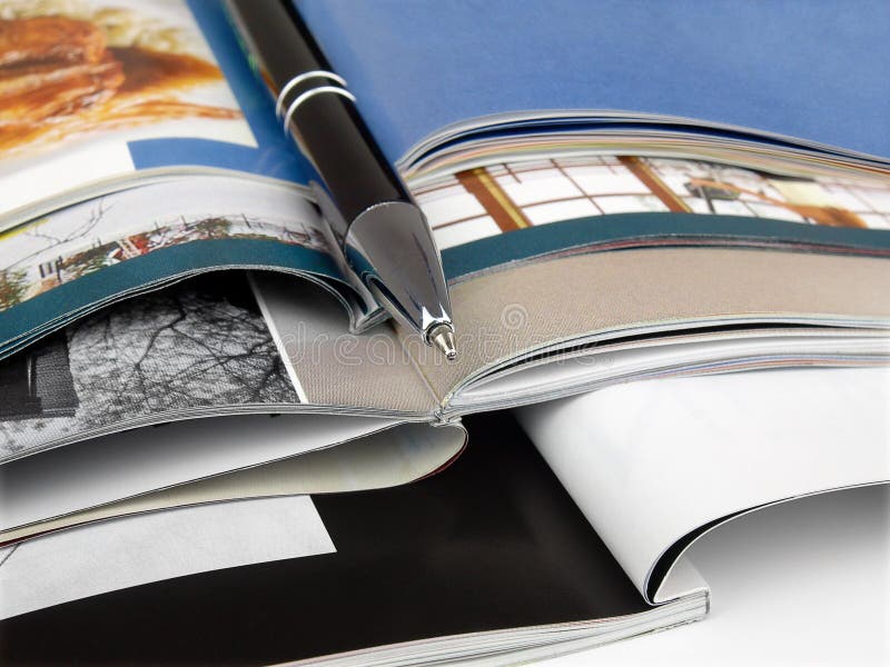 Crayon lecteur et revues images libres de droits Crayon lecteur et revues images libres de droits