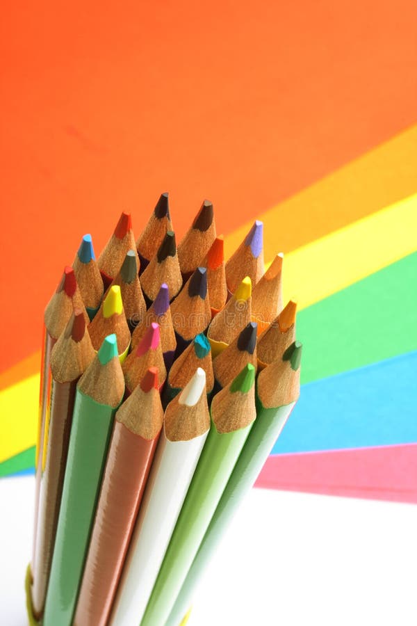 Crayons De Couleur Sur Le Fond Blanc Photo stock Image du image