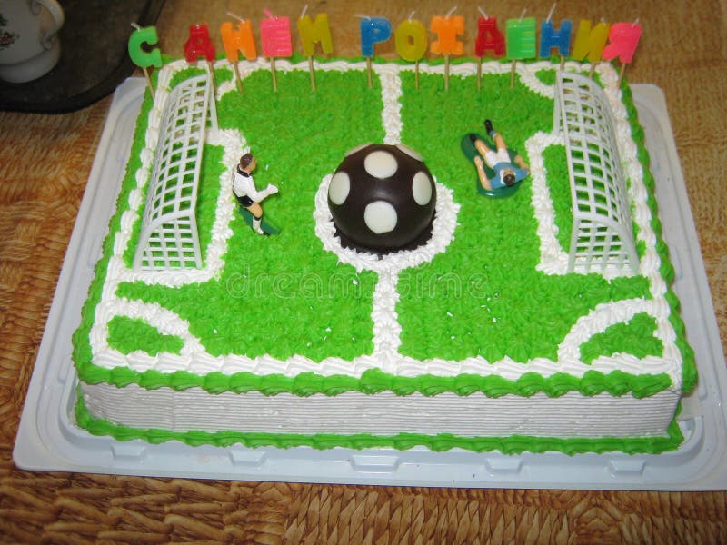 Football Pitch Cake | Football pitch cake, Soccer birthday cakes, Football  birthday cake
